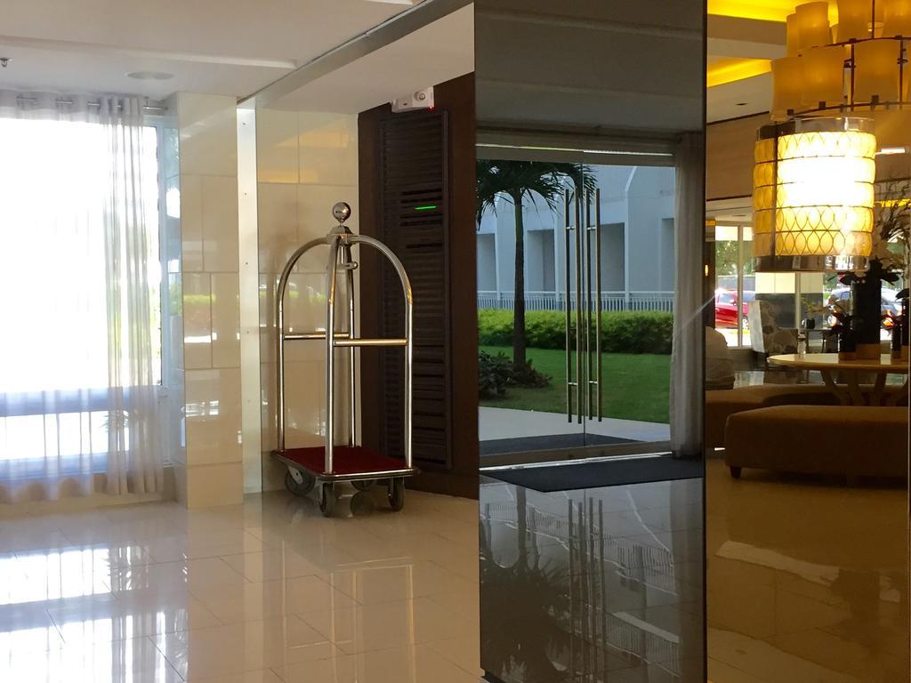Premiere Haven At Shell Residences Manila Esterno foto
