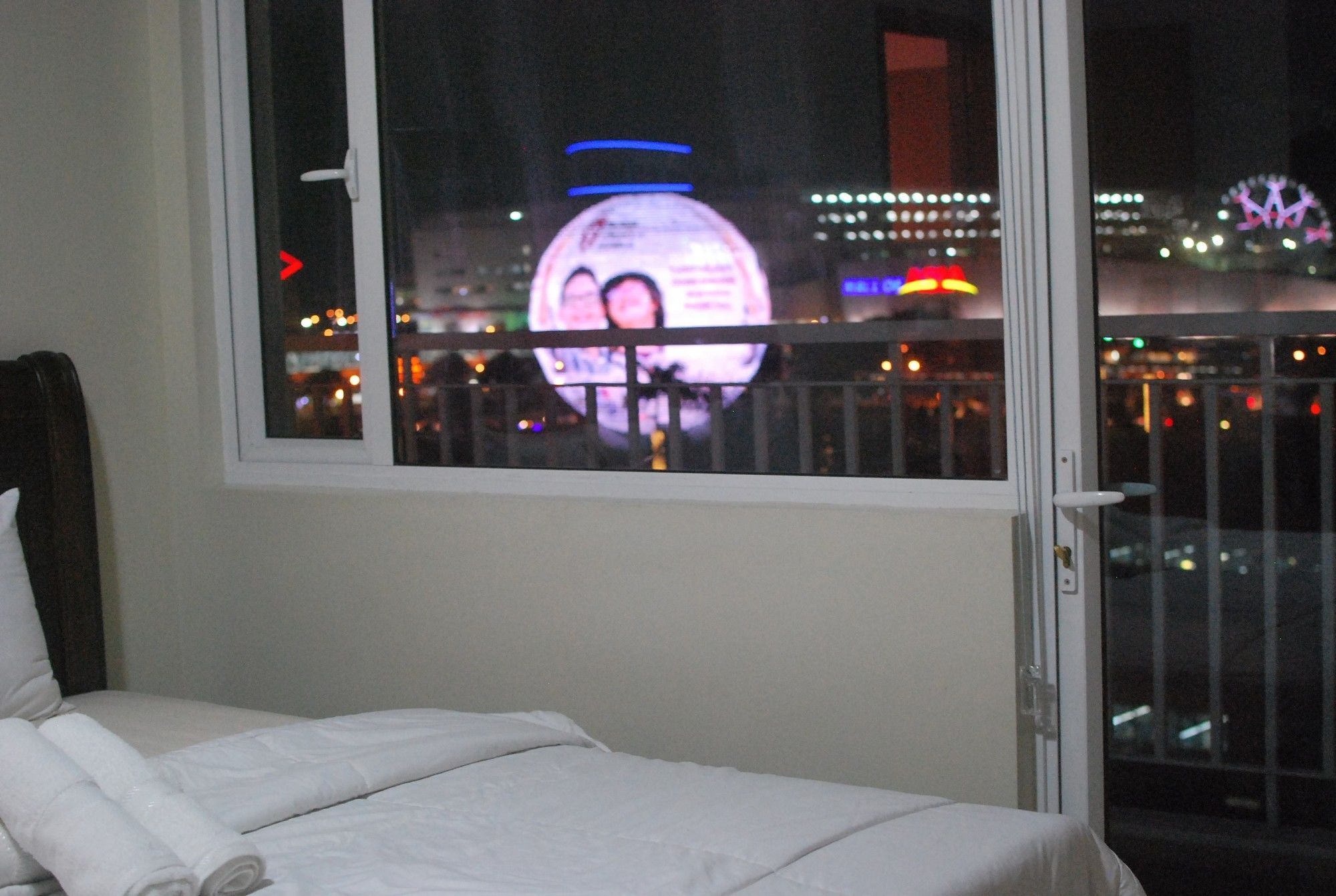 Premiere Haven At Shell Residences Manila Esterno foto