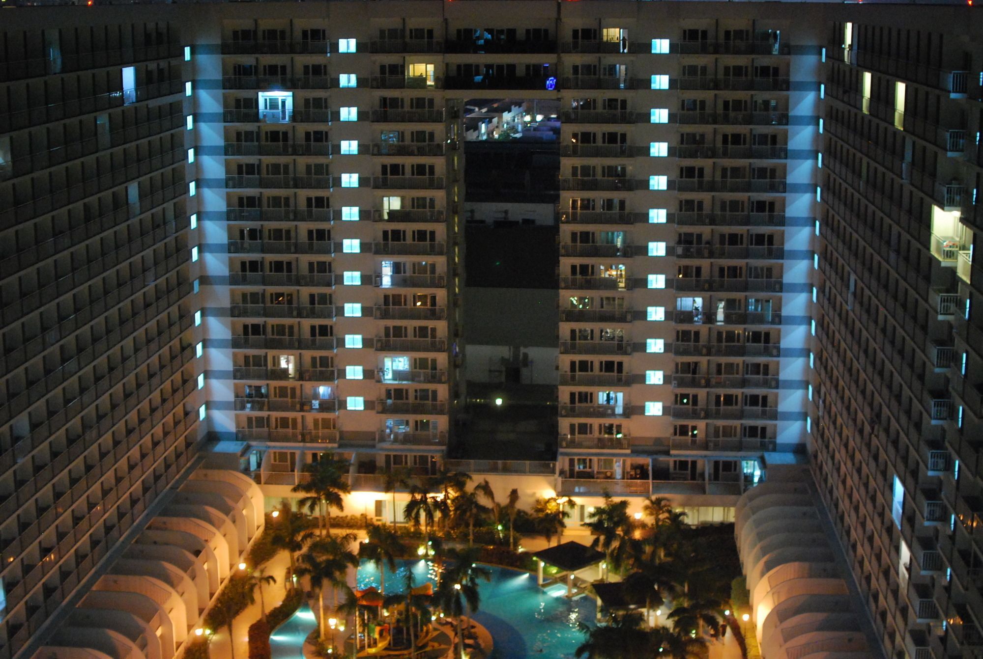 Premiere Haven At Shell Residences Manila Esterno foto